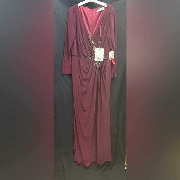 Mac Duggal 67848 NWOT FAUX WRAP LONG SLEEVE GOWN W/ APPLIQUÉ DETAIL - Picture 5 of 8